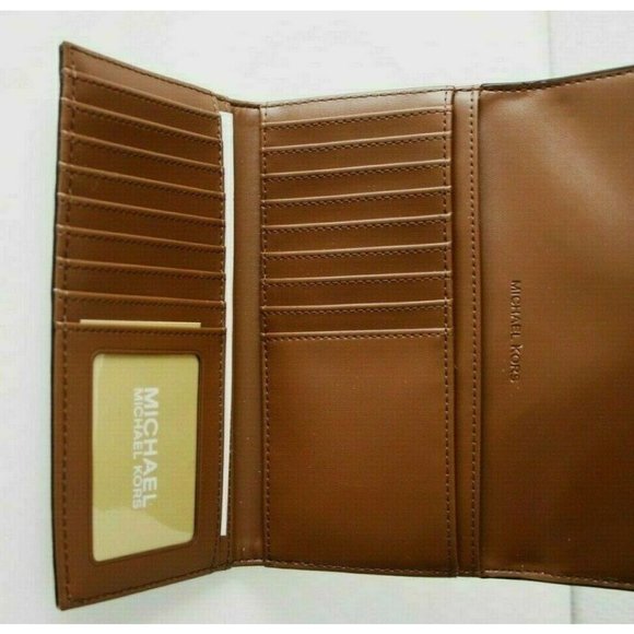 New Michael Kors Jet Set Travel Large Trifold wallet Signature Vanilla - Picture 2 of 3